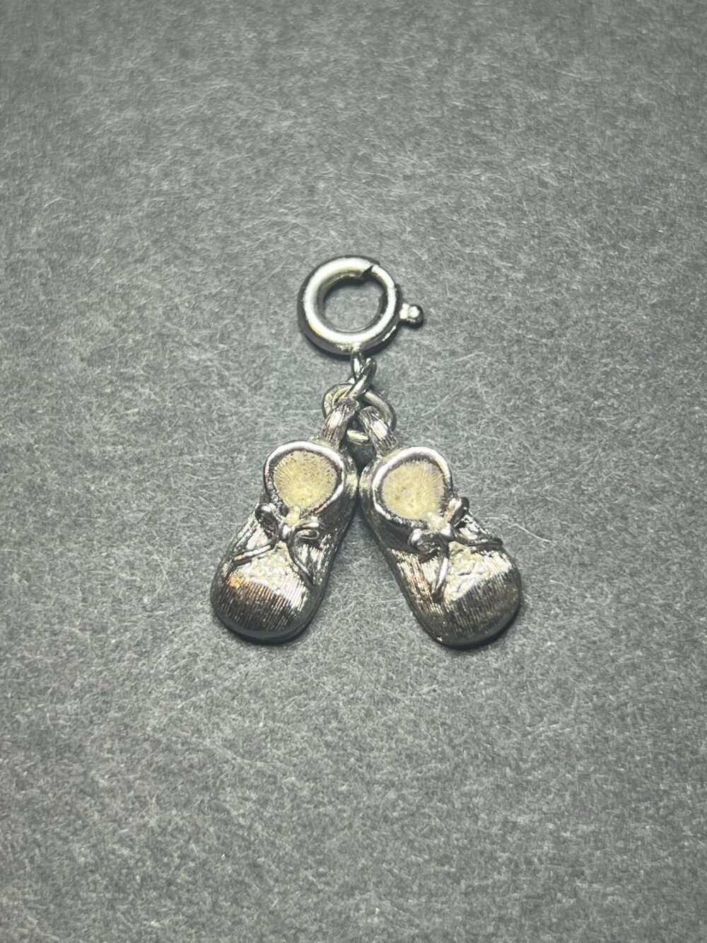 Vintage MCM Monet #2671 Silver Tone Baby Booties Shoes Dangle Charm Pendant